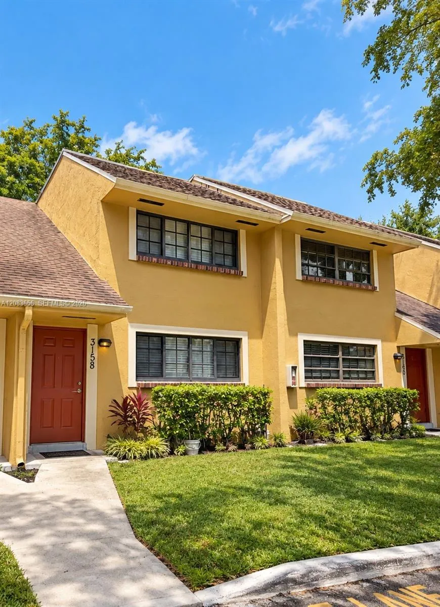 3158 Pine Island Rd #907 Sunrise, FL 33351