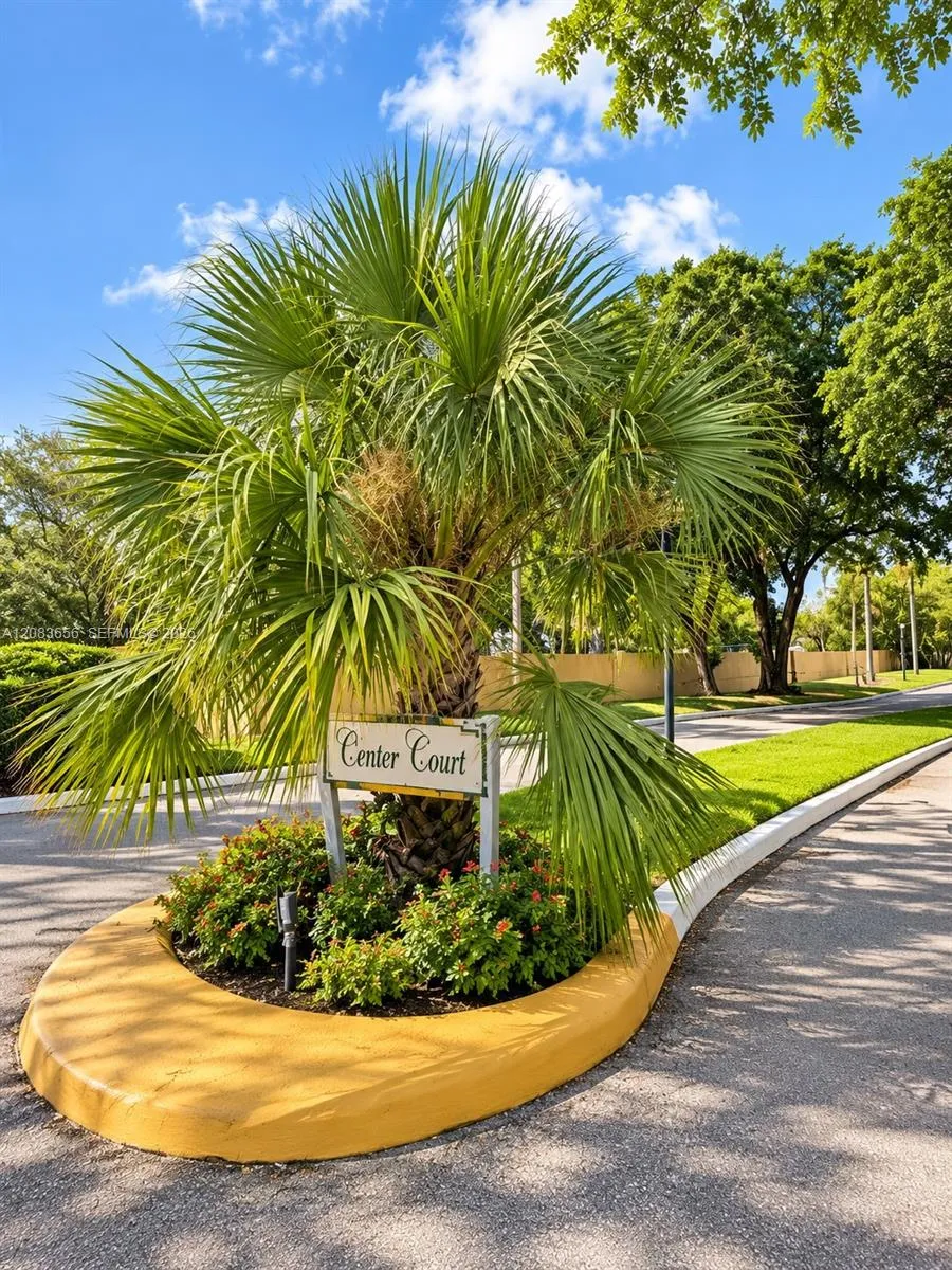 3158 Pine Island Rd #907 Sunrise, FL 33351