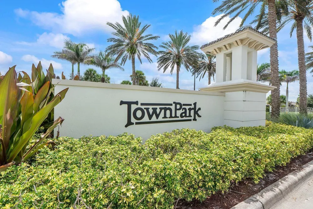 11151 SW Lake Park Drive Port St. Lucie, FL 34987