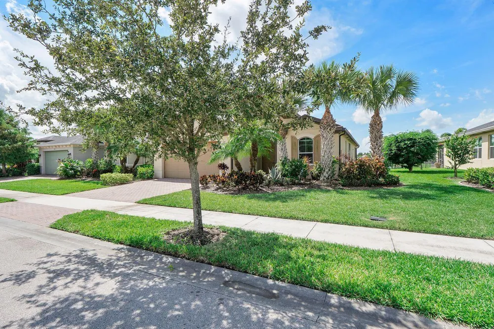 11151 SW Lake Park Drive Port St. Lucie, FL 34987