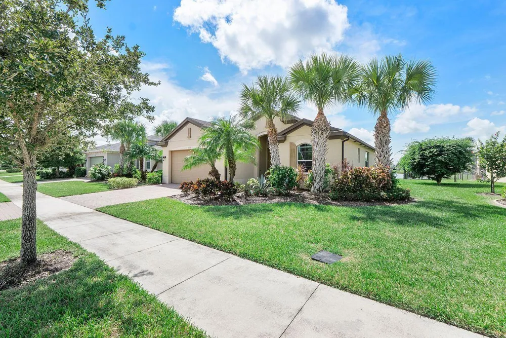 11151 SW Lake Park Drive Port St. Lucie, FL 34987