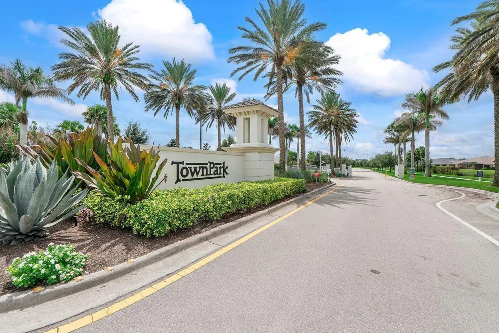 11151 SW Lake Park Drive Port St. Lucie, FL 34987
