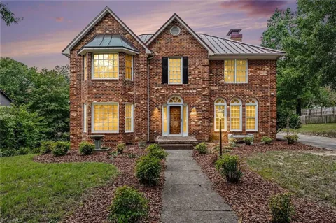 1703 Farnsworth Court