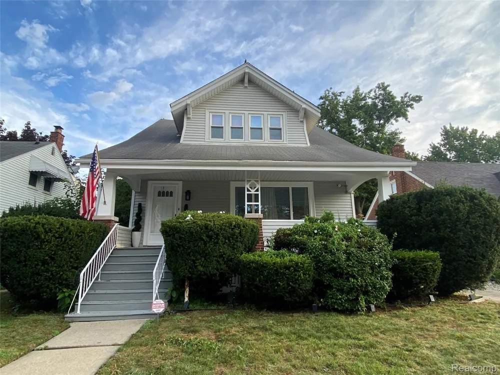 15551 Park Avenue Eastpointe City, MI 48021