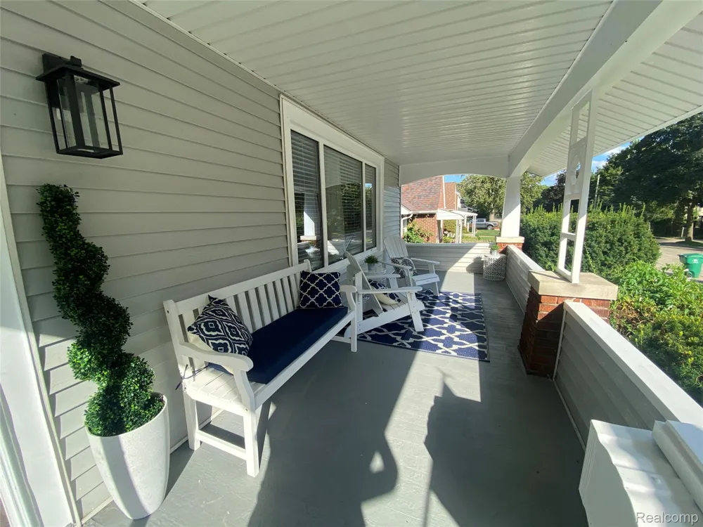 15551 Park Avenue Eastpointe City, MI 48021