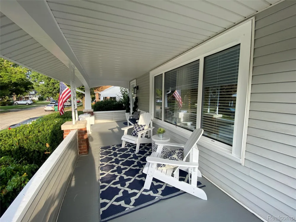 15551 Park Avenue Eastpointe City, MI 48021