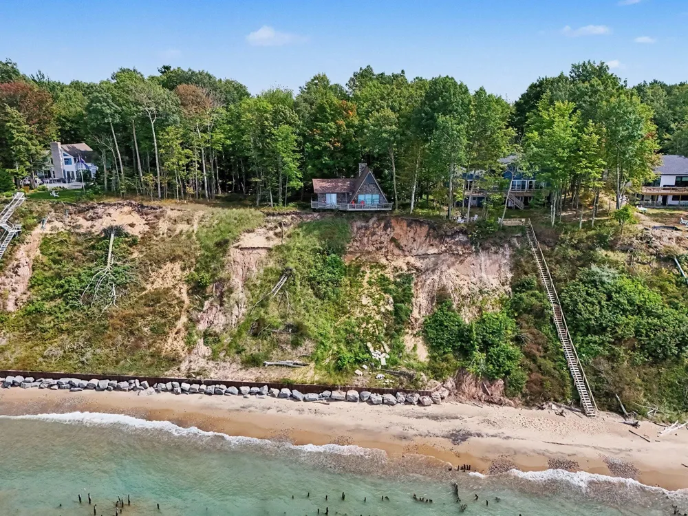 4712 W Fox Farm Road Filer Charter Township, MI 49660