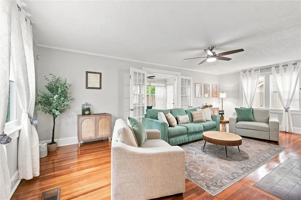 3630 FOSTER HILL DRIVE St Petersburg, FL 33704