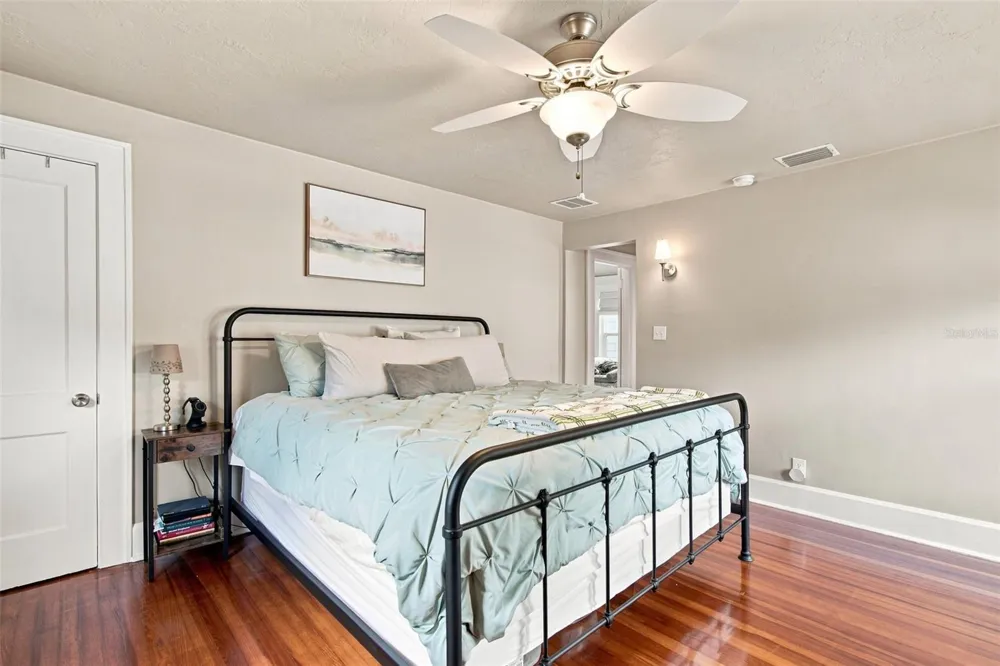 3630 FOSTER HILL DRIVE St Petersburg, FL 33704