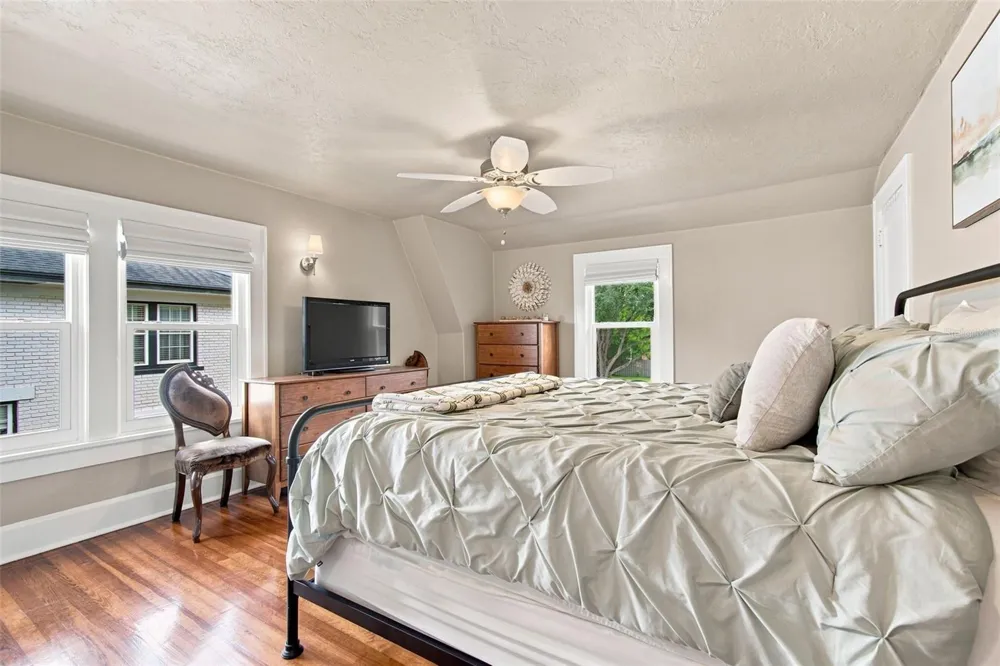 3630 FOSTER HILL DRIVE St Petersburg, FL 33704
