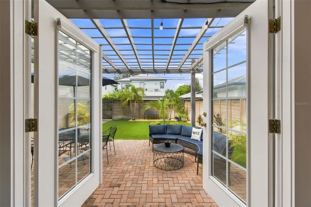 3630 FOSTER HILL DRIVE St Petersburg, FL 33704