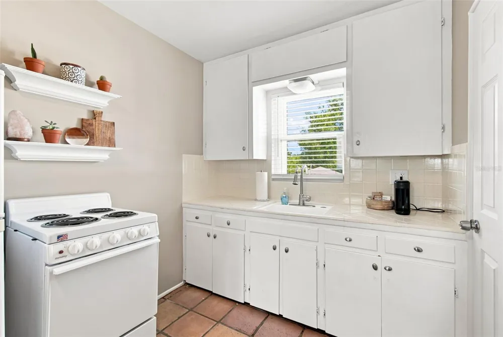 3630 FOSTER HILL DRIVE St Petersburg, FL 33704