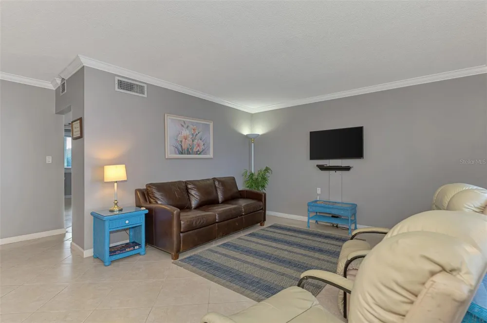 763 JOHN RINGLING BOULEVARD #34 Sarasota, FL 34236