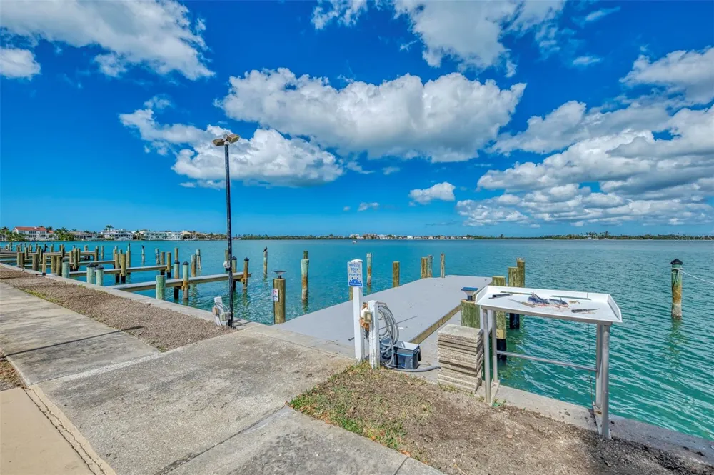763 JOHN RINGLING BOULEVARD #34 Sarasota, FL 34236