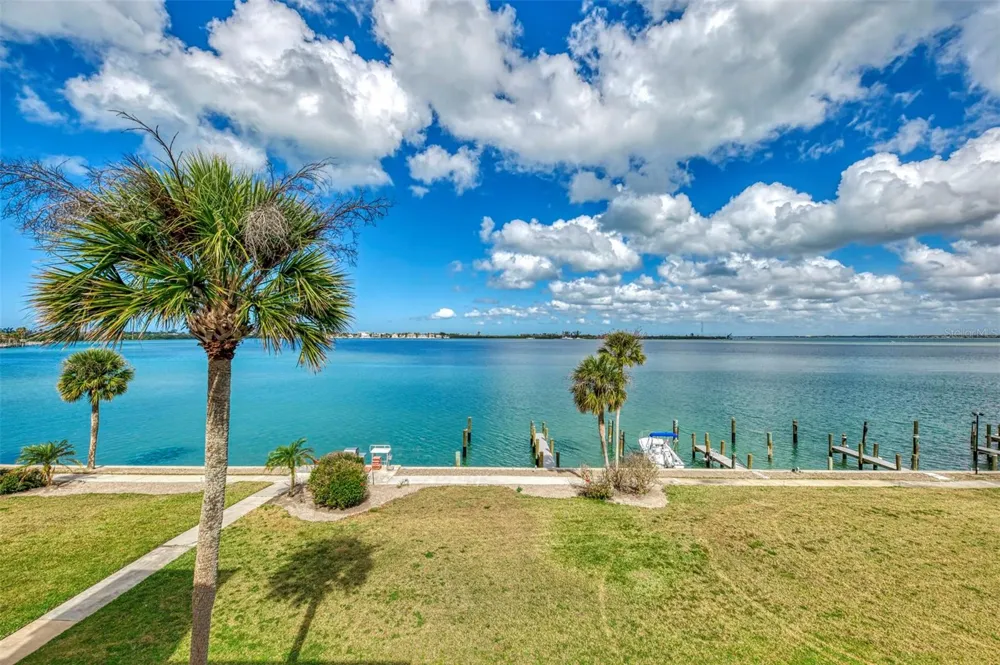 763 JOHN RINGLING BOULEVARD #34 Sarasota, FL 34236
