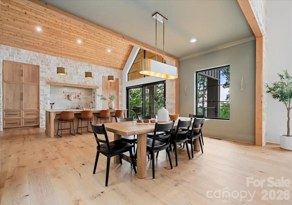 724 Grand Laurel Way Brasstown, NC 28902