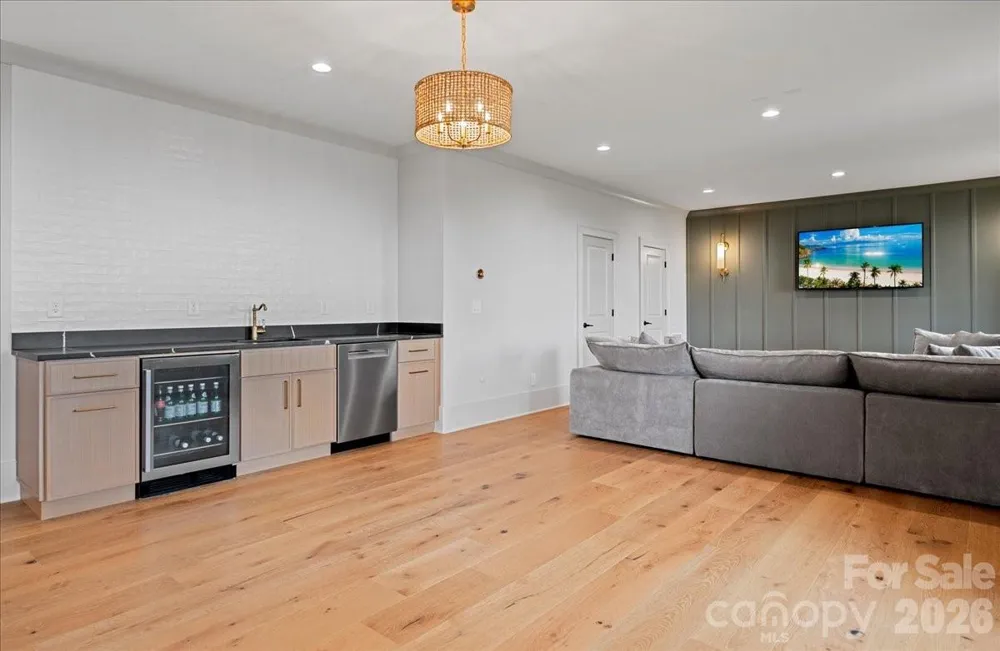724 Grand Laurel Way Brasstown, NC 28902