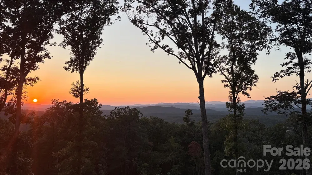 724 Grand Laurel Way Brasstown, NC 28902