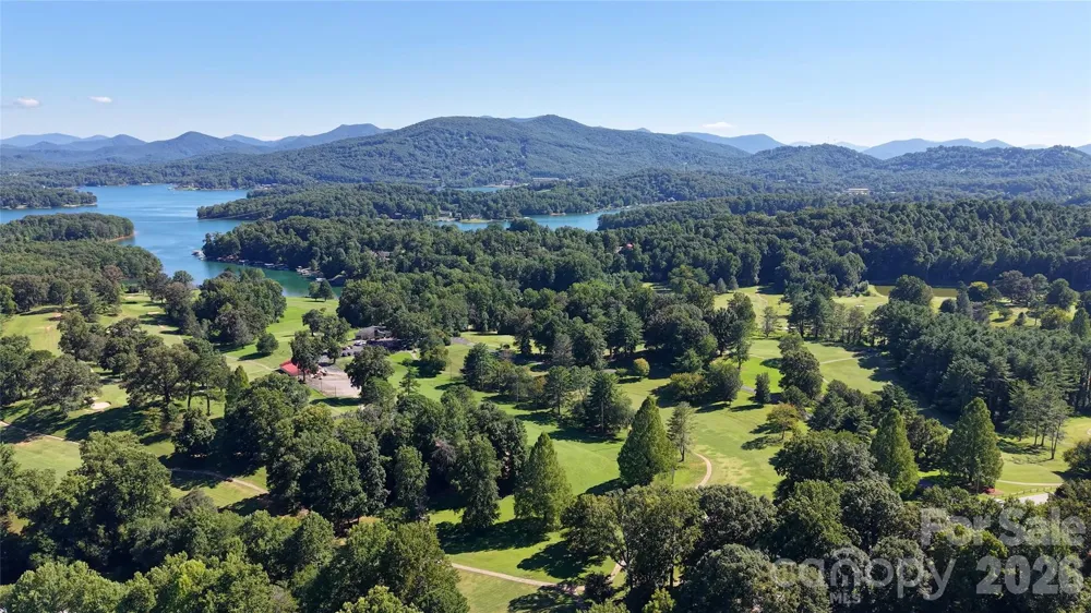 724 Grand Laurel Way Brasstown, NC 28902