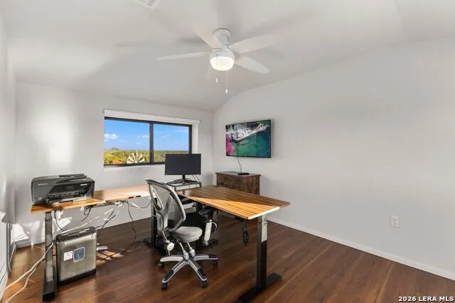 103 Bluffview Cir Kerrville, TX 78028