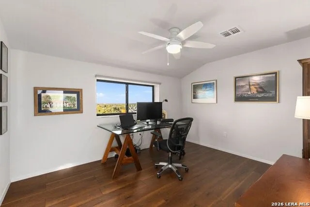 103 Bluffview Cir Kerrville, TX 78028