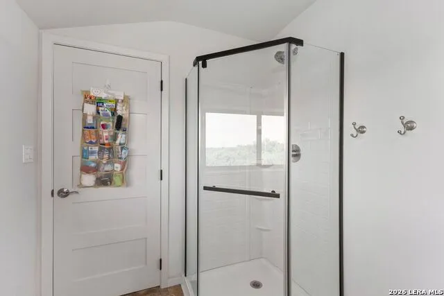 103 Bluffview Cir Kerrville, TX 78028