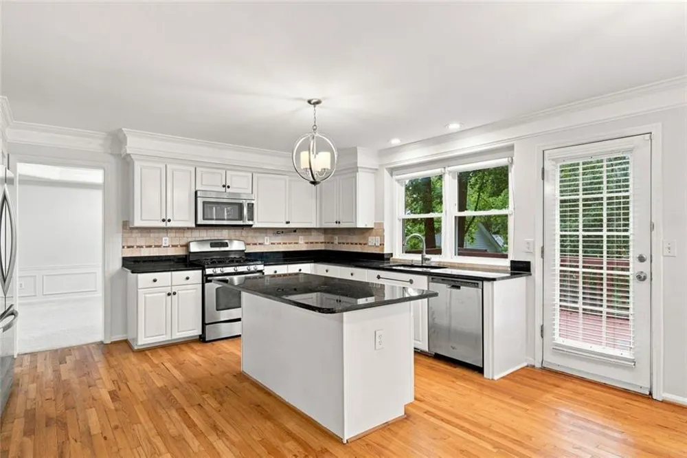 425 Fairford Lane Duluth, GA 30097
