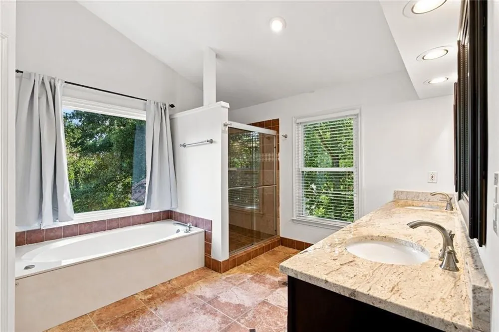 425 Fairford Lane Duluth, GA 30097