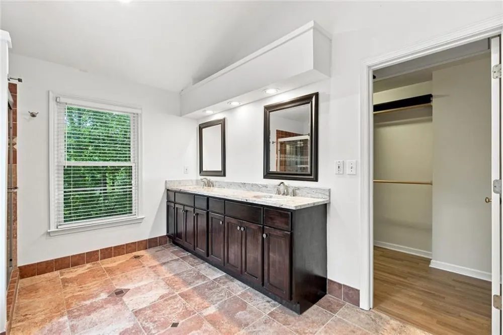 425 Fairford Lane Duluth, GA 30097