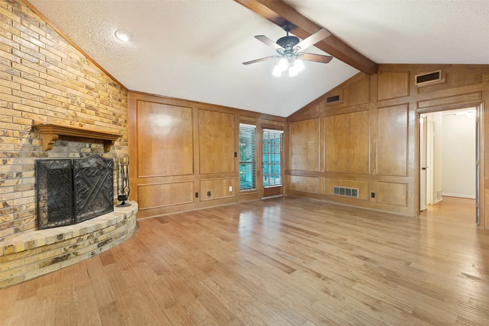 204 Lakehill Drive Rockwall, TX 75087