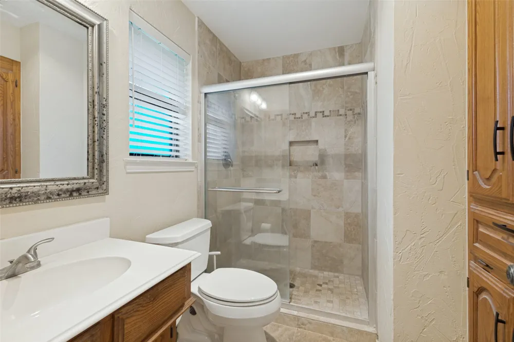 204 Lakehill Drive Rockwall, TX 75087