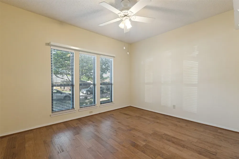 204 Lakehill Drive Rockwall, TX 75087