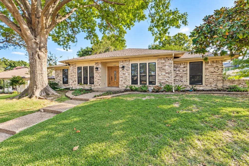 204 Lakehill Drive Rockwall, TX 75087