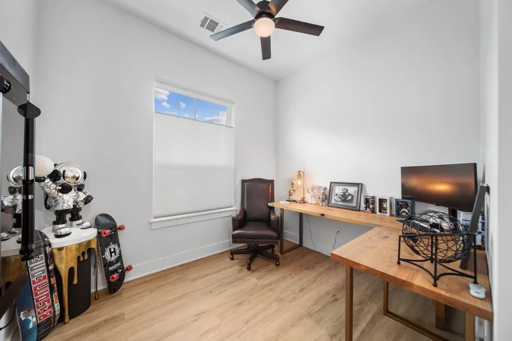 120 Adams Street Houston, TX 77011