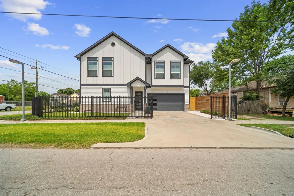 120 Adams Street Houston, TX 77011