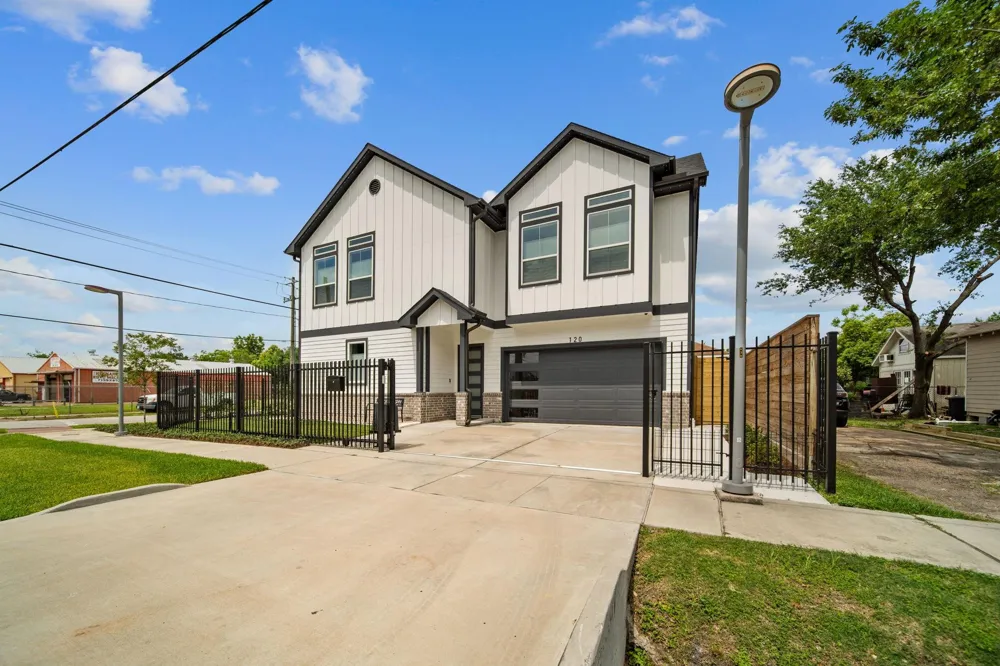 120 Adams Street Houston, TX 77011