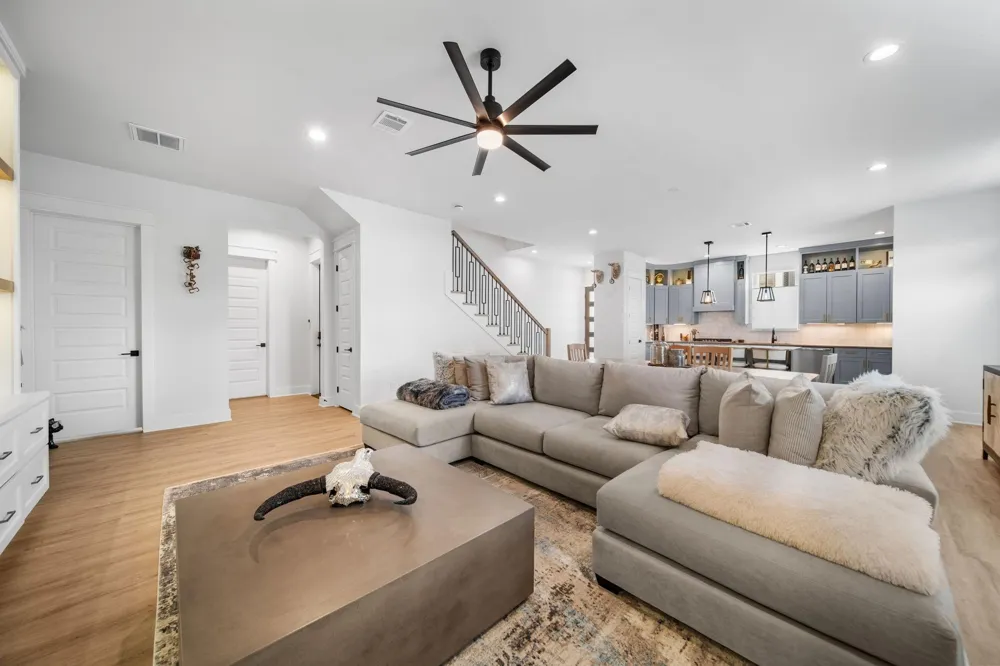 120 Adams Street Houston, TX 77011