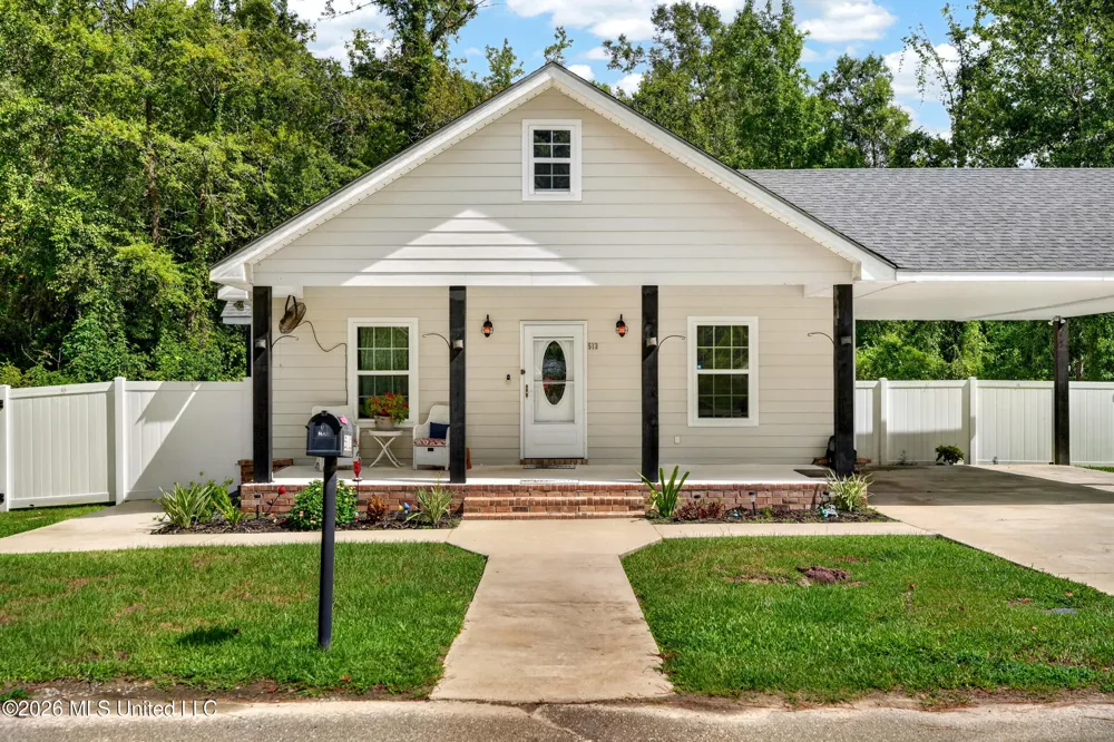513 Fifth Street Picayune, MS 39466