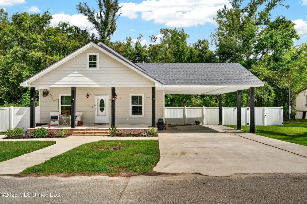 513 Fifth Street Picayune, MS 39466