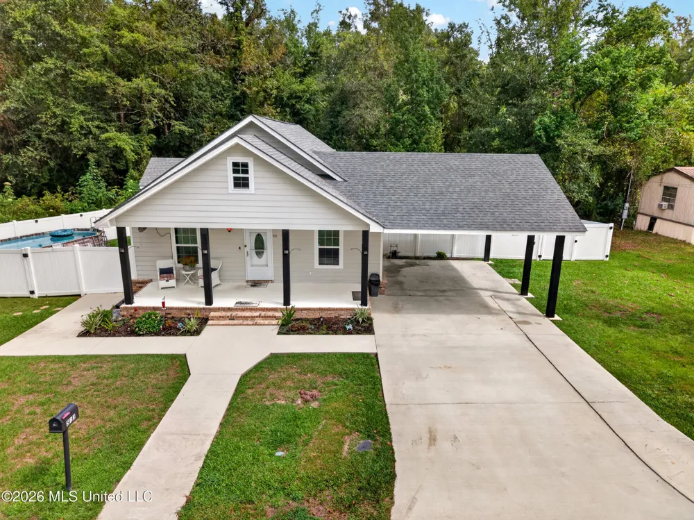 513 Fifth Street Picayune, MS 39466