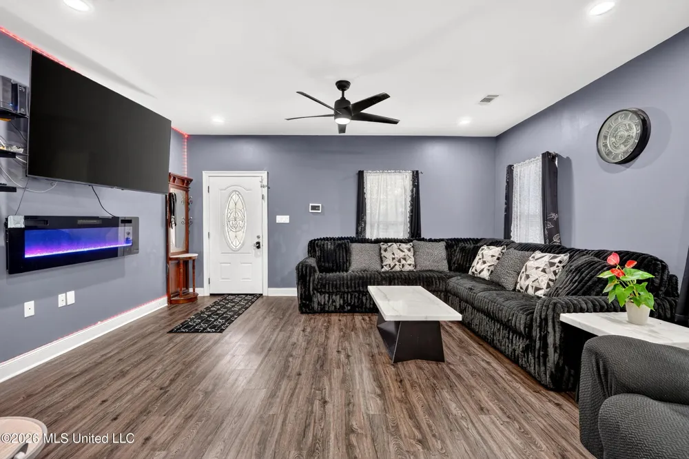 513 Fifth Street Picayune, MS 39466