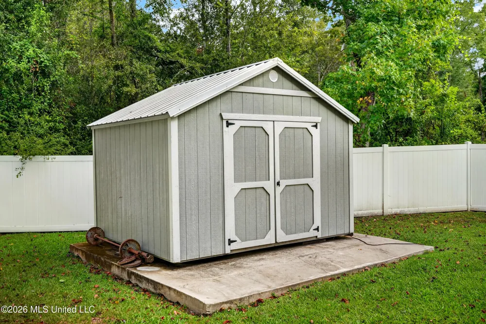 513 Fifth Street Picayune, MS 39466