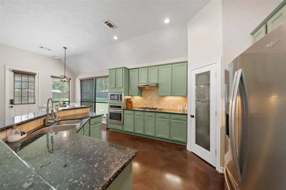 12300 Cedar Lane Willis, TX 77378
