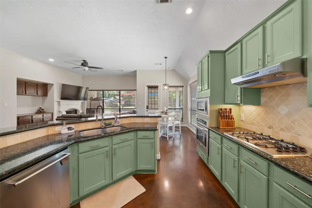 12300 Cedar Lane Willis, TX 77378