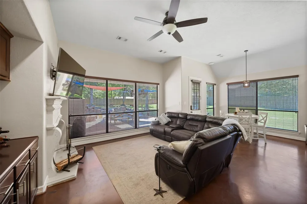 12300 Cedar Lane Willis, TX 77378