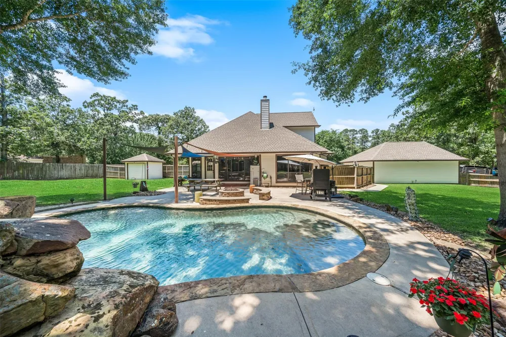 12300 Cedar Lane Willis, TX 77378