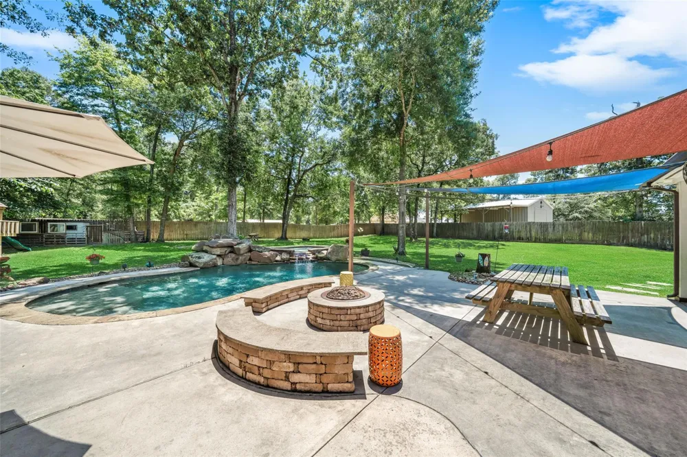 12300 Cedar Lane Willis, TX 77378