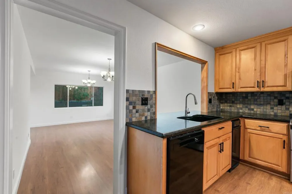 3813 Sierra Morena Avenue Carlsbad, CA 92010