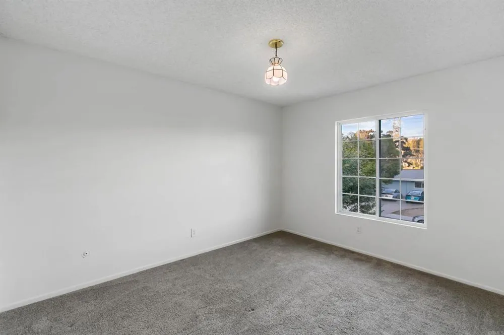 3813 Sierra Morena Avenue Carlsbad, CA 92010