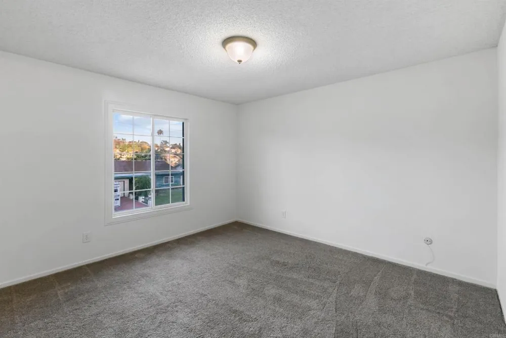 3813 Sierra Morena Avenue Carlsbad, CA 92010